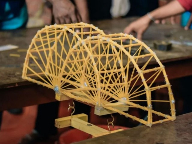 Primer Concurso Nacional de Diseño y Modelado de Puentes de Fideos, y 10° Jornada de Modelado Estructural